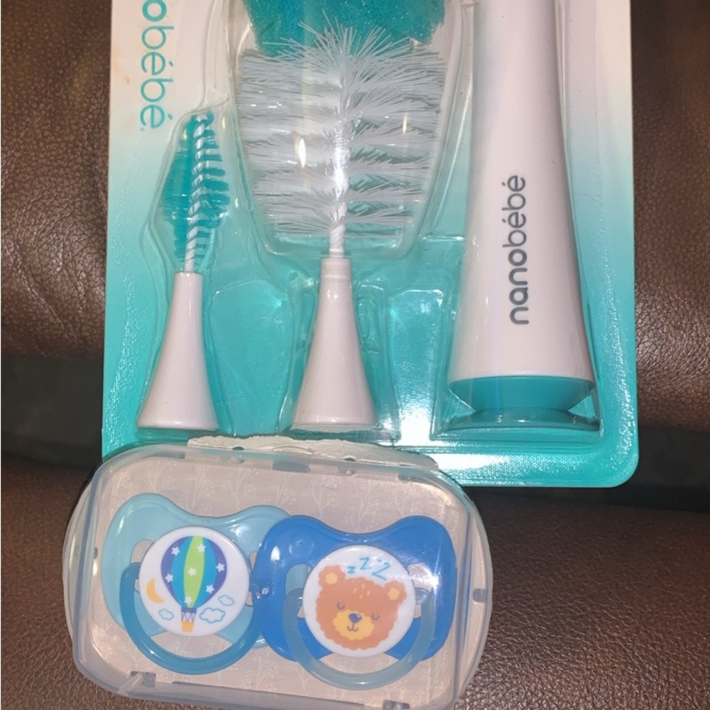 Nanobébé Baby Bottle Cleaning Set with Pacifiers - Blue and White